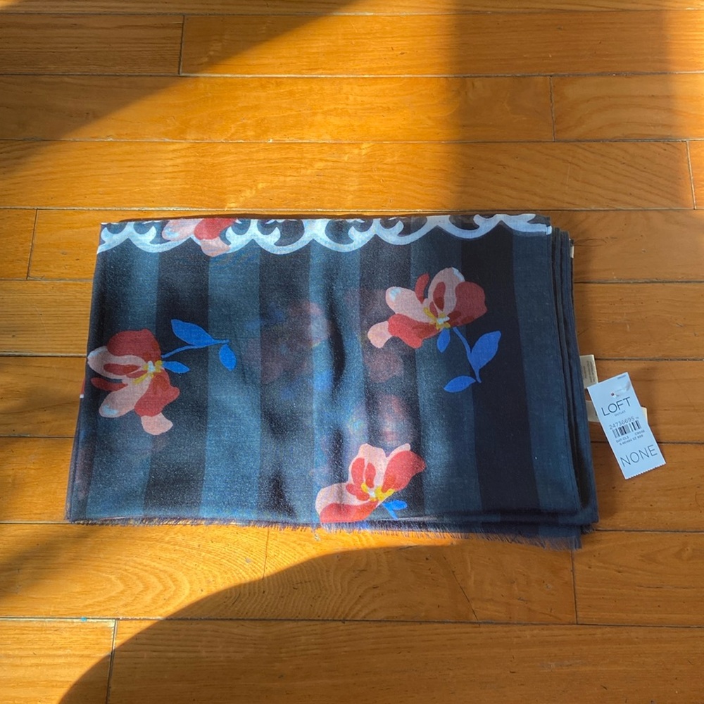 Loft Scarf NWT